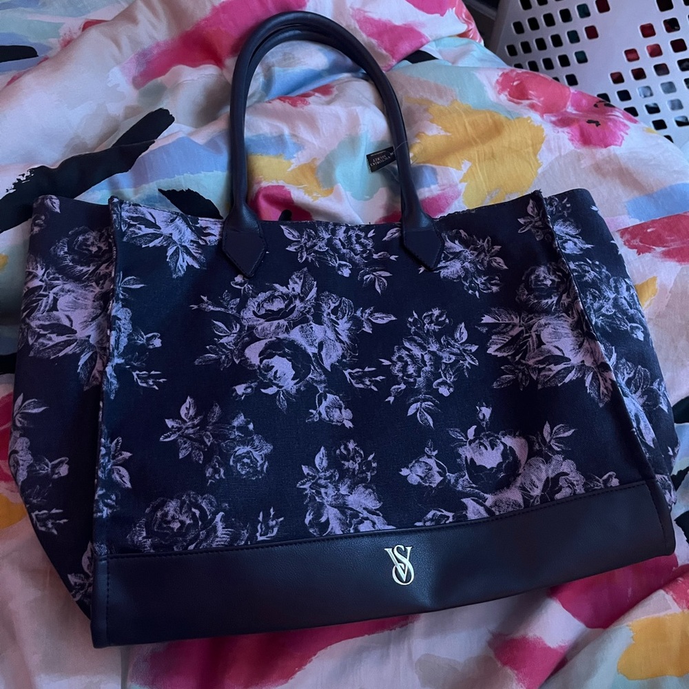 Victoria’s Secret tote bag